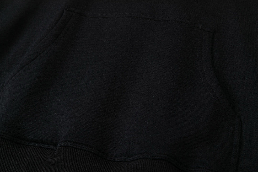 Schwarzer Hoodie