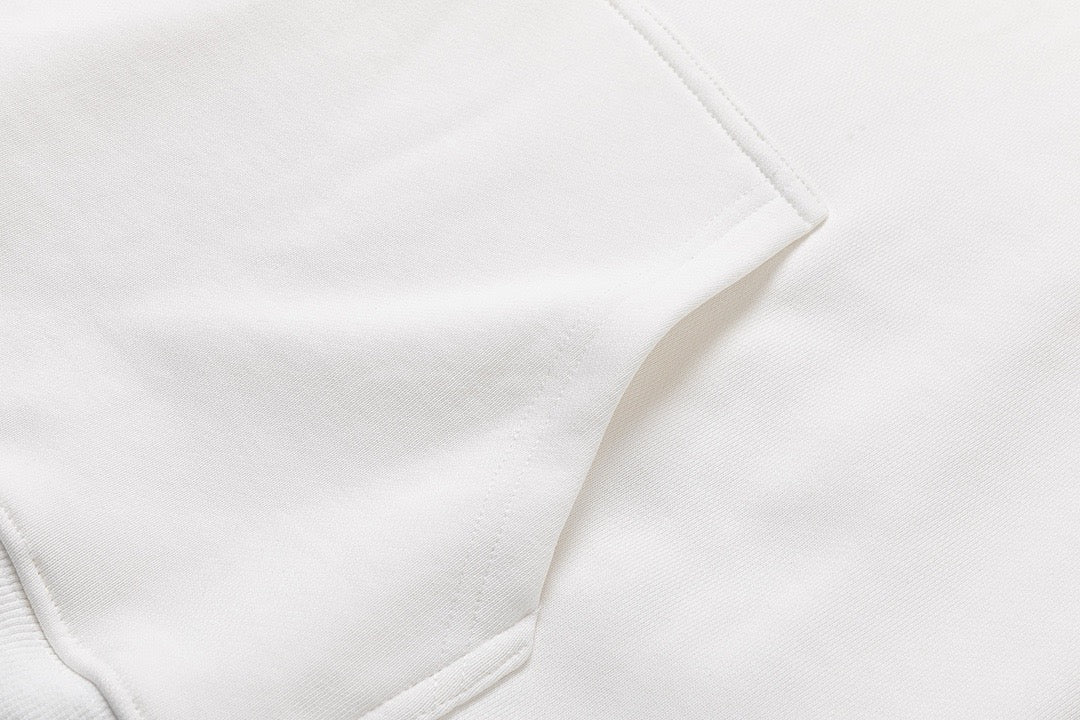 Schwarz-weißer Kapuzenpullover