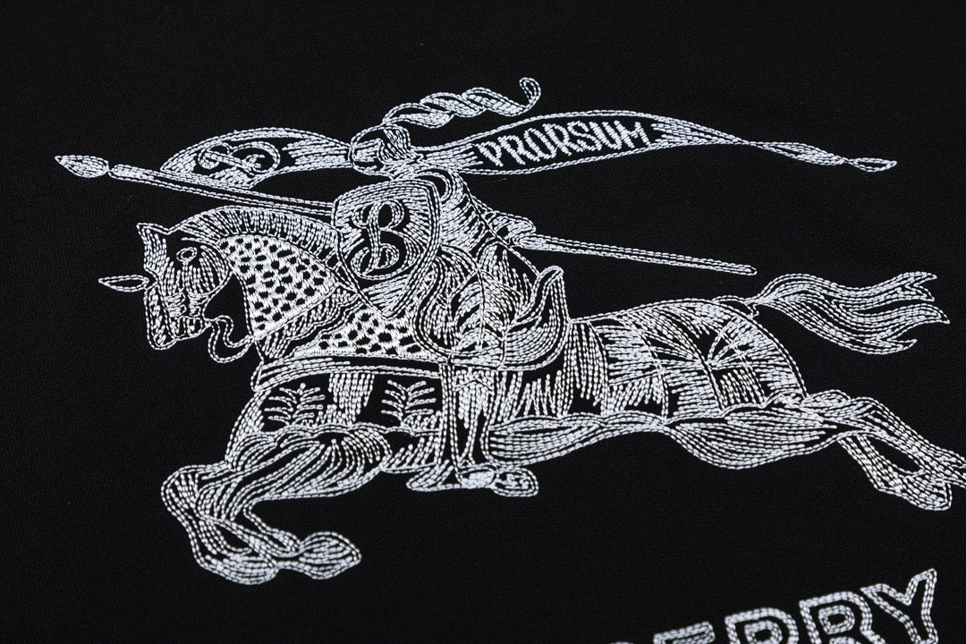 Schwarz-weißes Sweatshirt