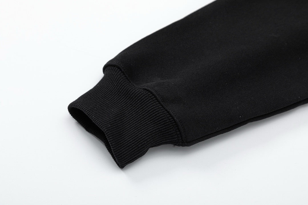 Sudadera con capucha en blanco y negro