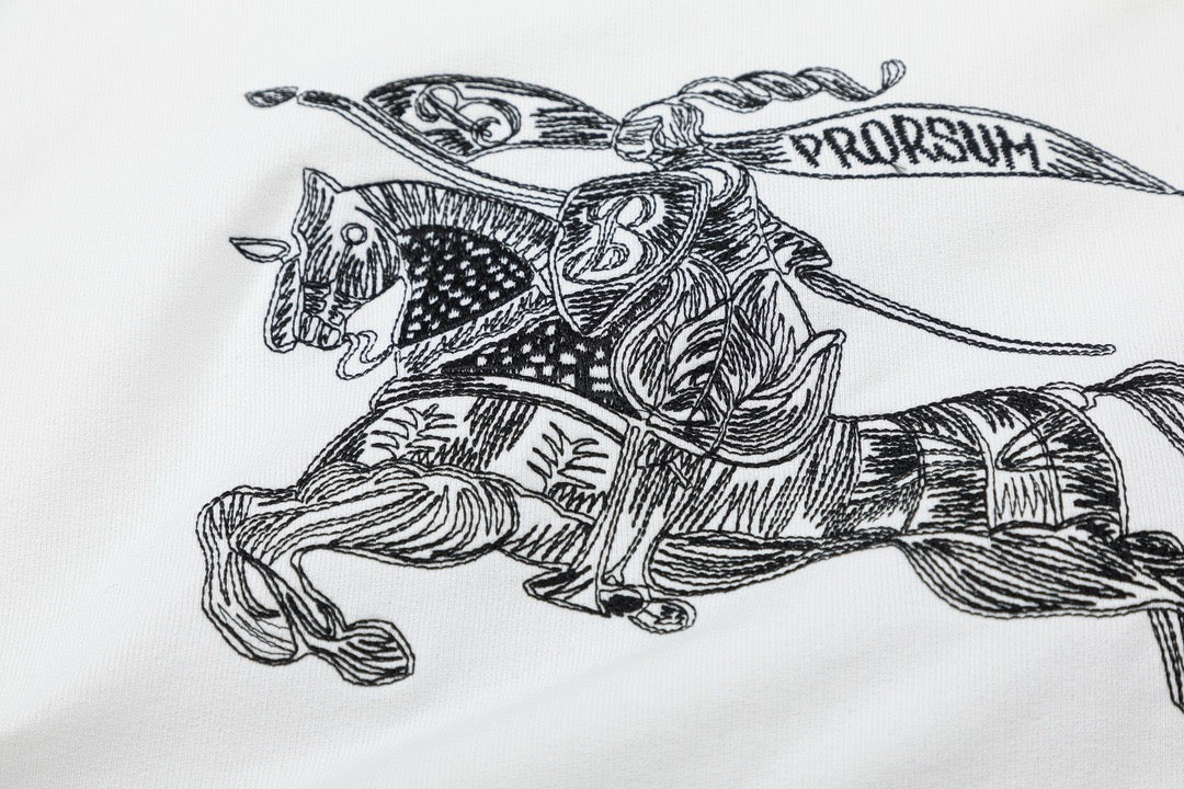 Sudadera con capucha en blanco y negro