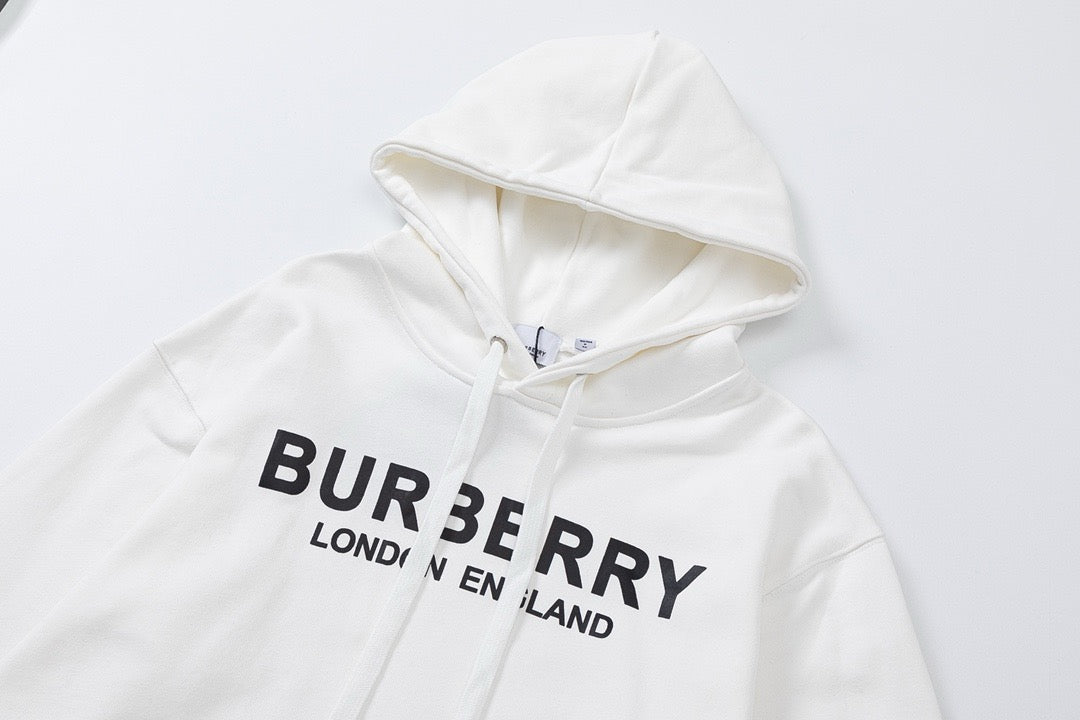 Sudadera con capucha en blanco y negro