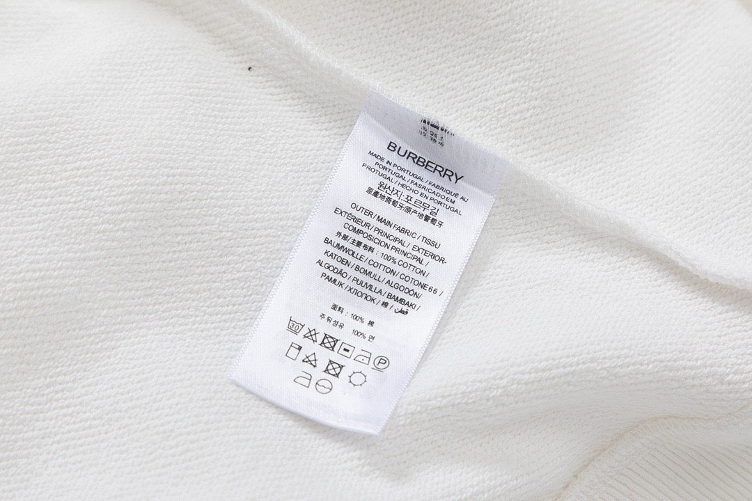 Sudadera con capucha en blanco y negro