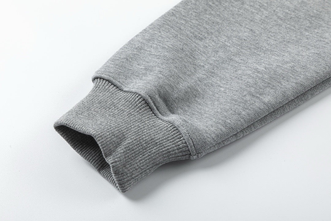 Schwarz-grauer Kapuzenpullover