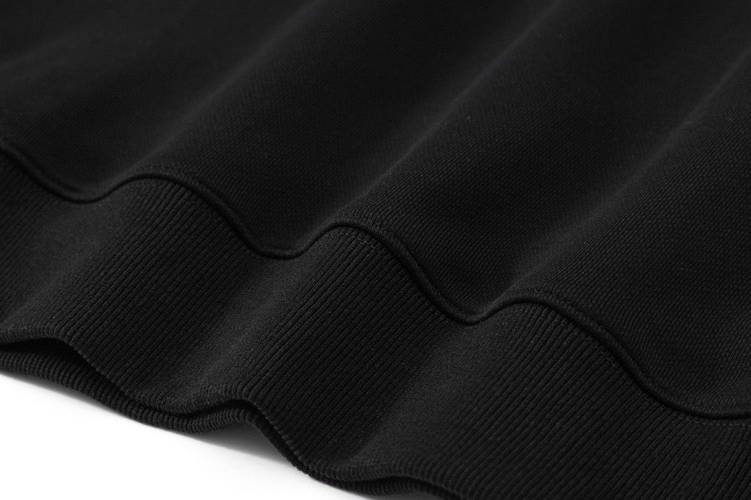 Sudadera con capucha negra y gris