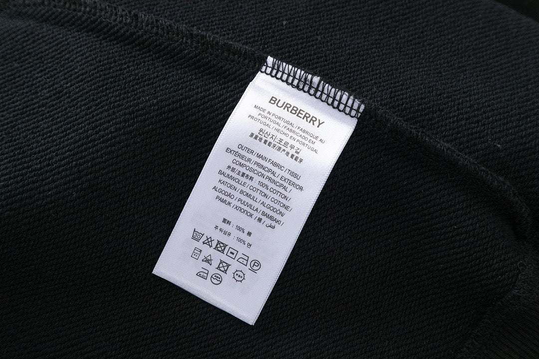 Schwarzer Hoodie