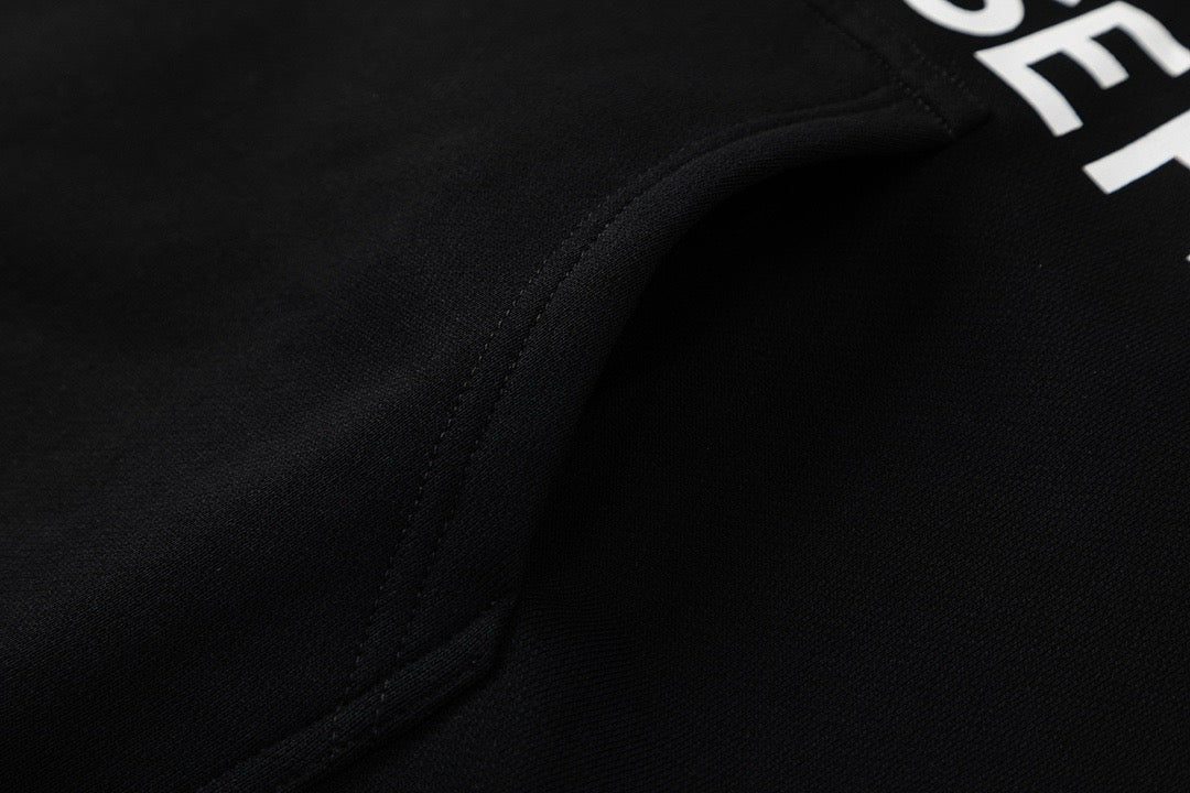 Schwarzer Hoodie