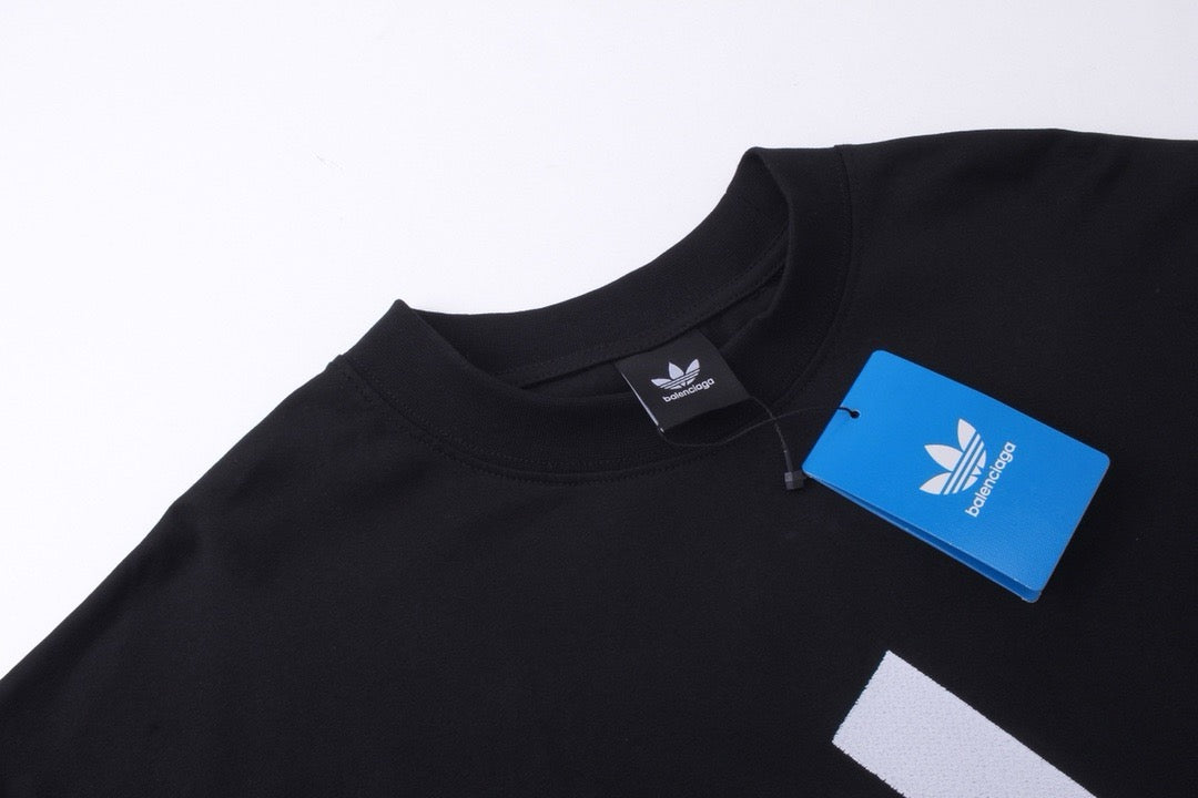 Schwarz-weißes Sweatshirt