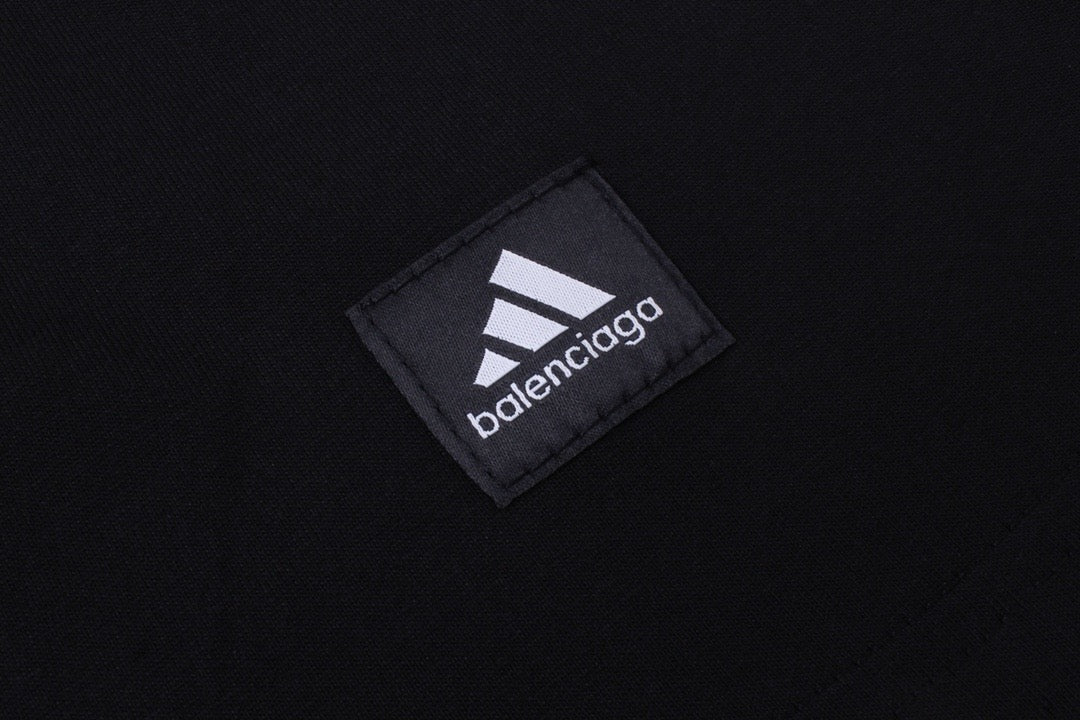 Schwarz-weißes Sweatshirt