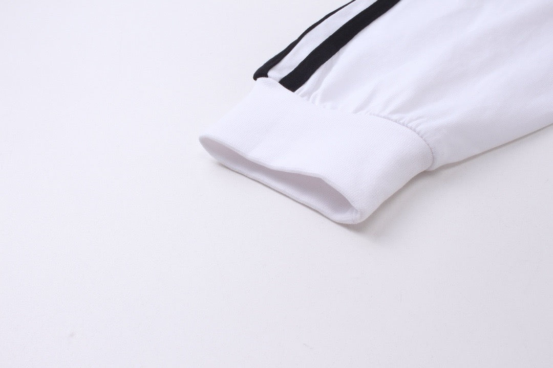 Schwarz-weißes Sweatshirt