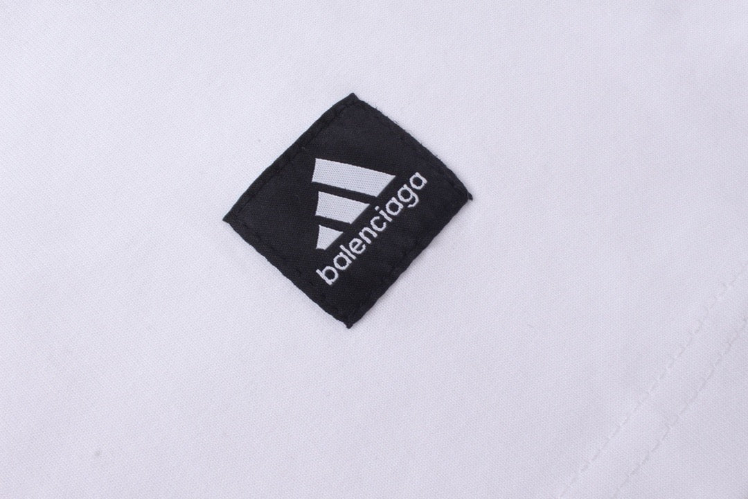 Schwarz-weißes Sweatshirt