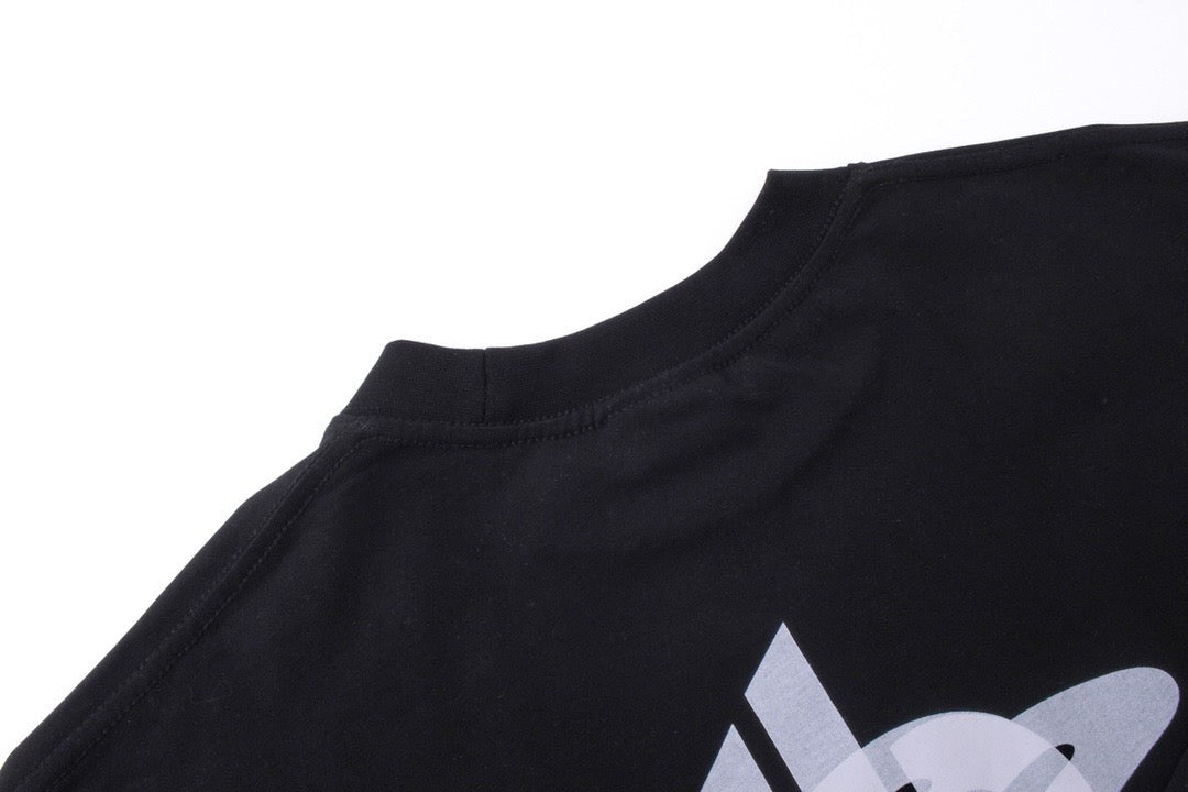 Schwarz-weißes Sweatshirt