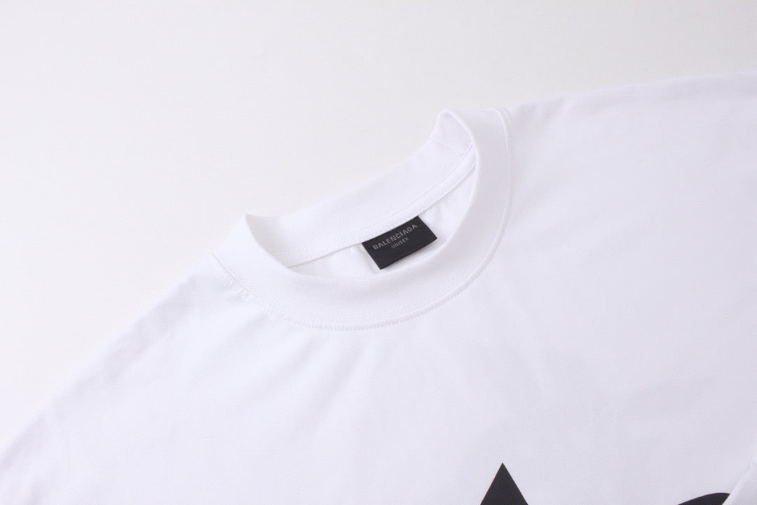 Schwarz-weißes Sweatshirt