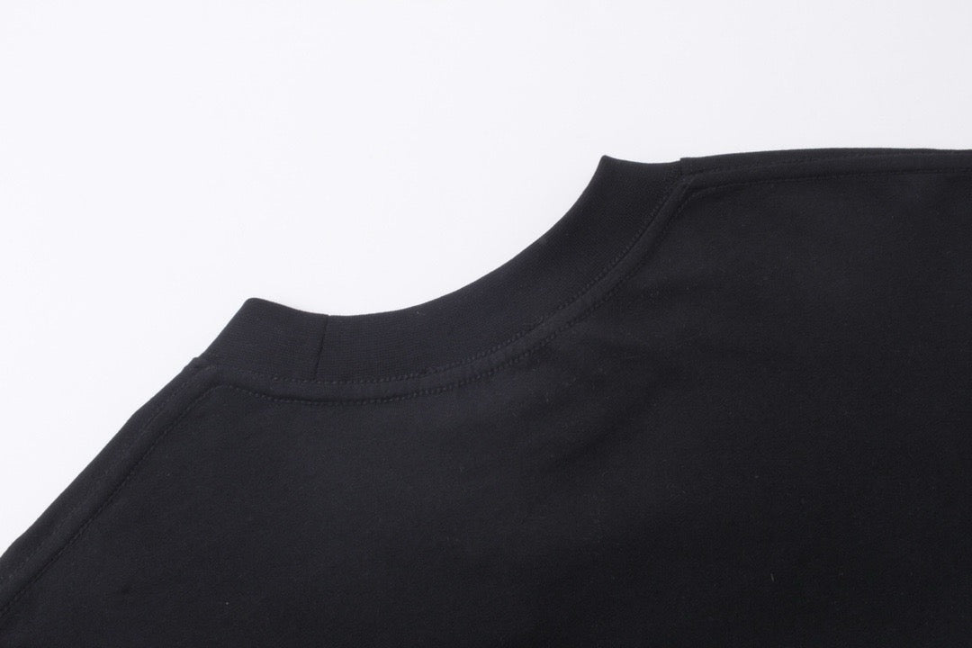 سويت شيرت أسود ورمادي