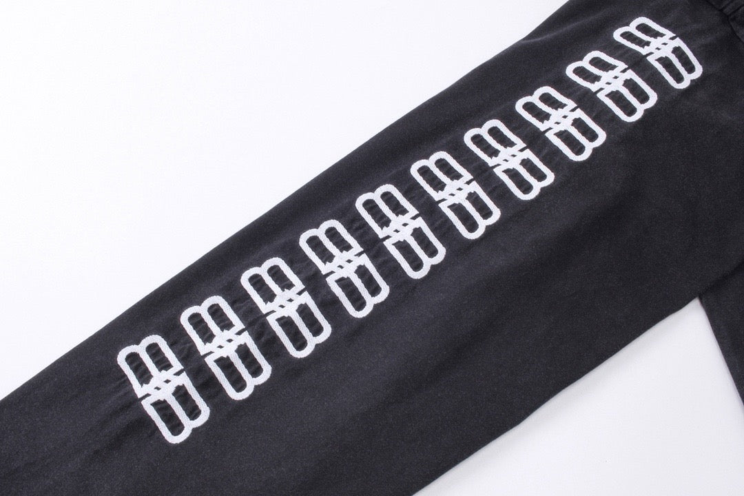 Schwarzes Sweatshirt