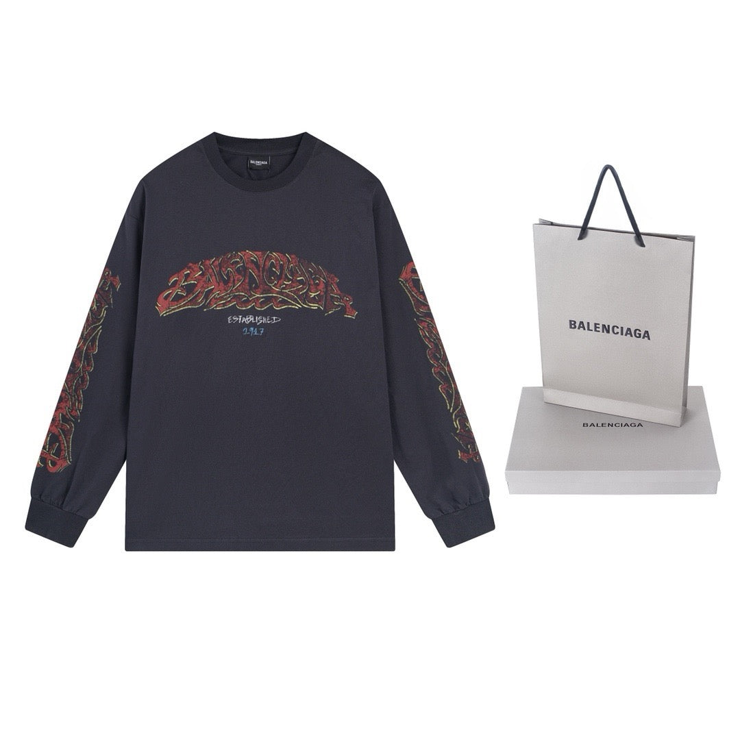 سويت شيرت باللونين الأسود والوردي