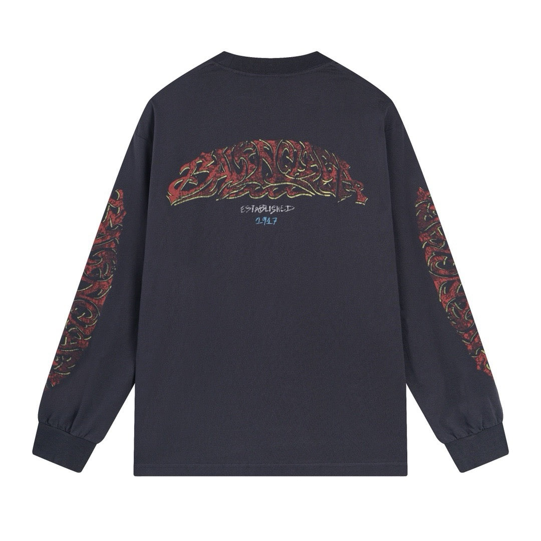 سويت شيرت باللونين الأسود والوردي