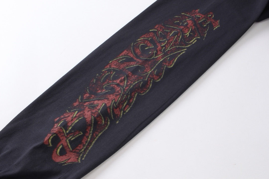 سويت شيرت باللونين الأسود والوردي