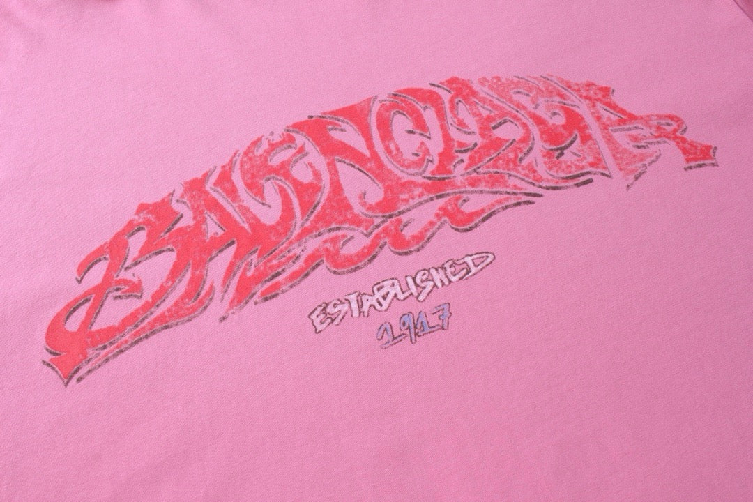 سويت شيرت باللونين الأسود والوردي