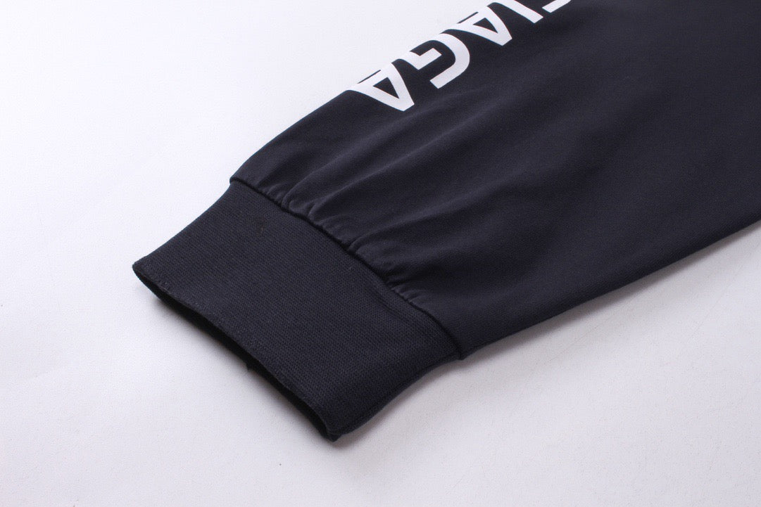 Schwarzes und graues Sweatshirt