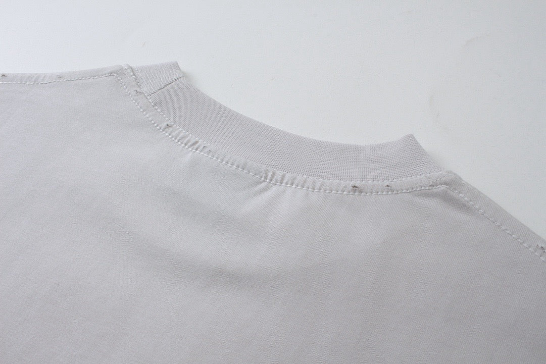 Schwarzes und graues Sweatshirt