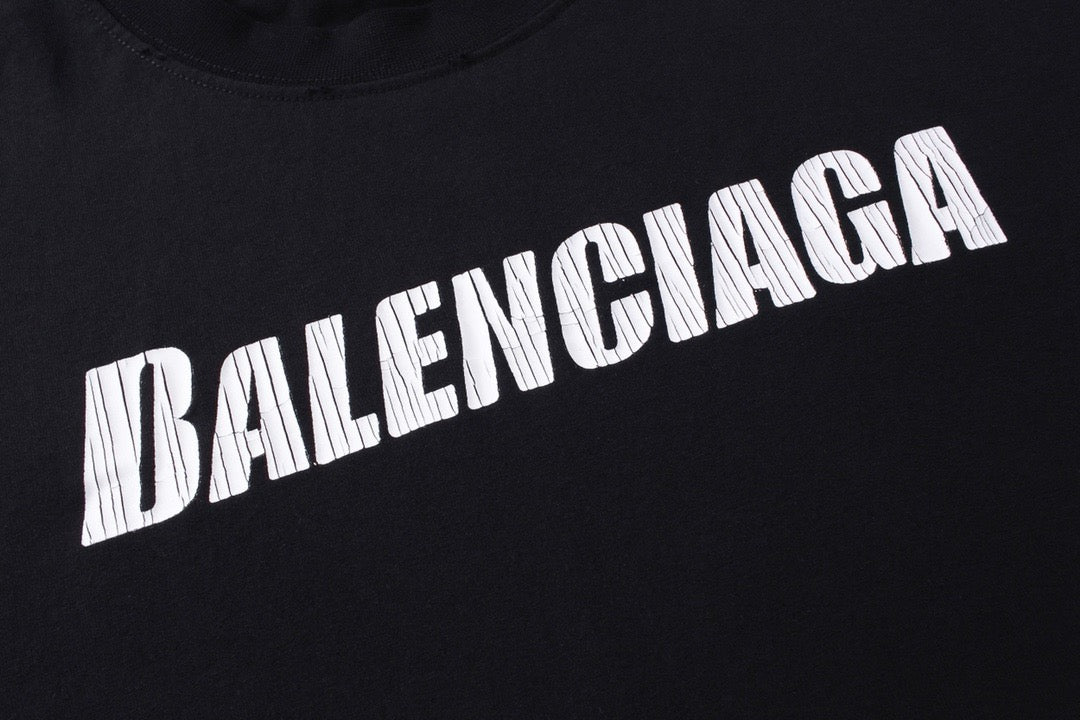 سويت شيرت أسود وبني