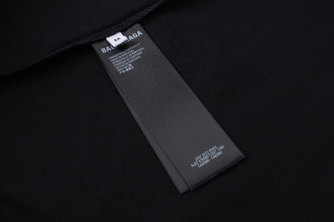 سويت شيرت أسود وبني