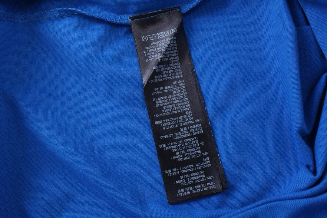 سويت شيرت أزرق وأسود وأبيض