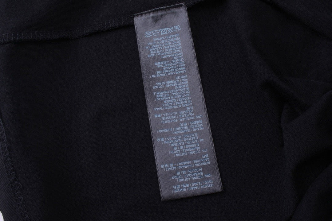 سويت شيرت أزرق وأسود وأبيض