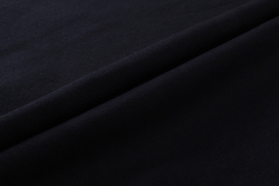 سويت شيرت أزرق وأسود وأبيض