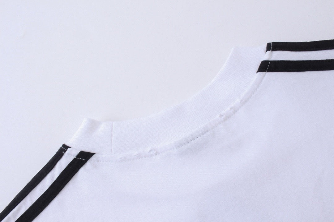 سويت شيرت أزرق وأسود وأبيض