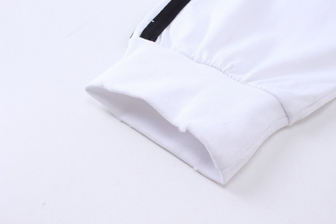 سويت شيرت أزرق وأسود وأبيض