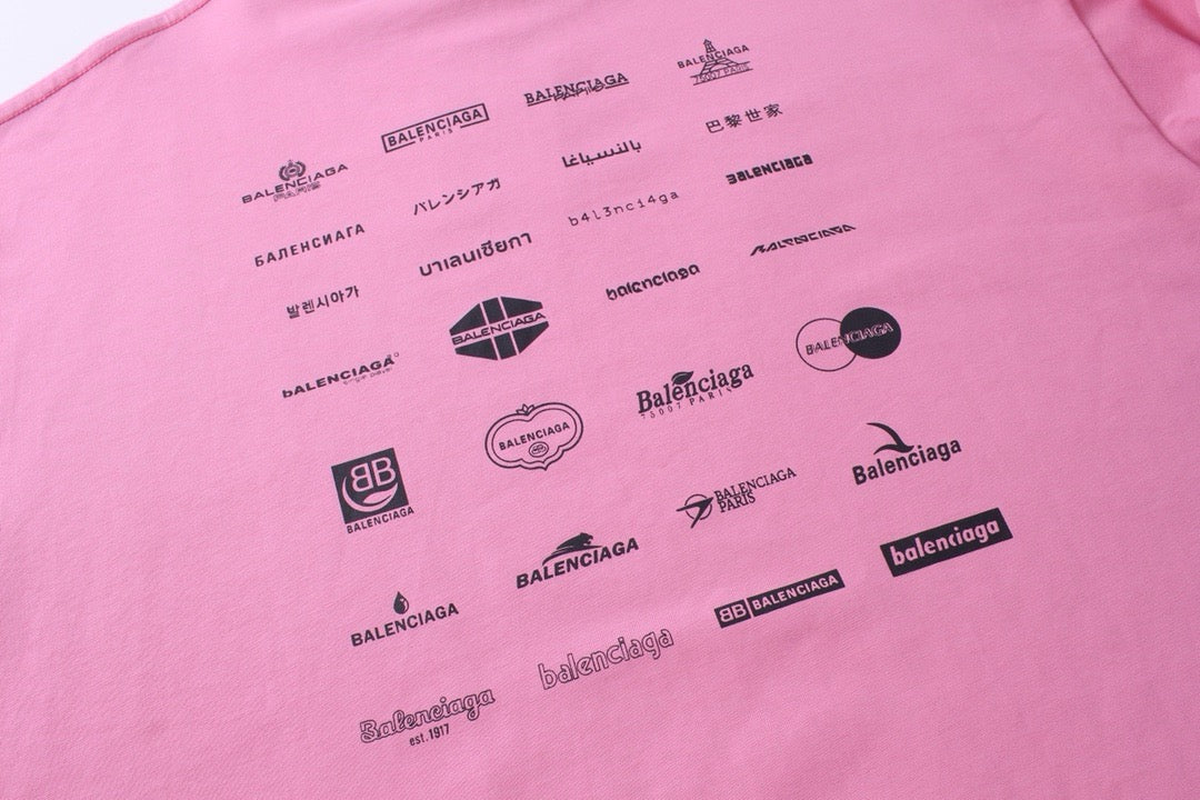 سويت شيرت باللونين الأسود والوردي