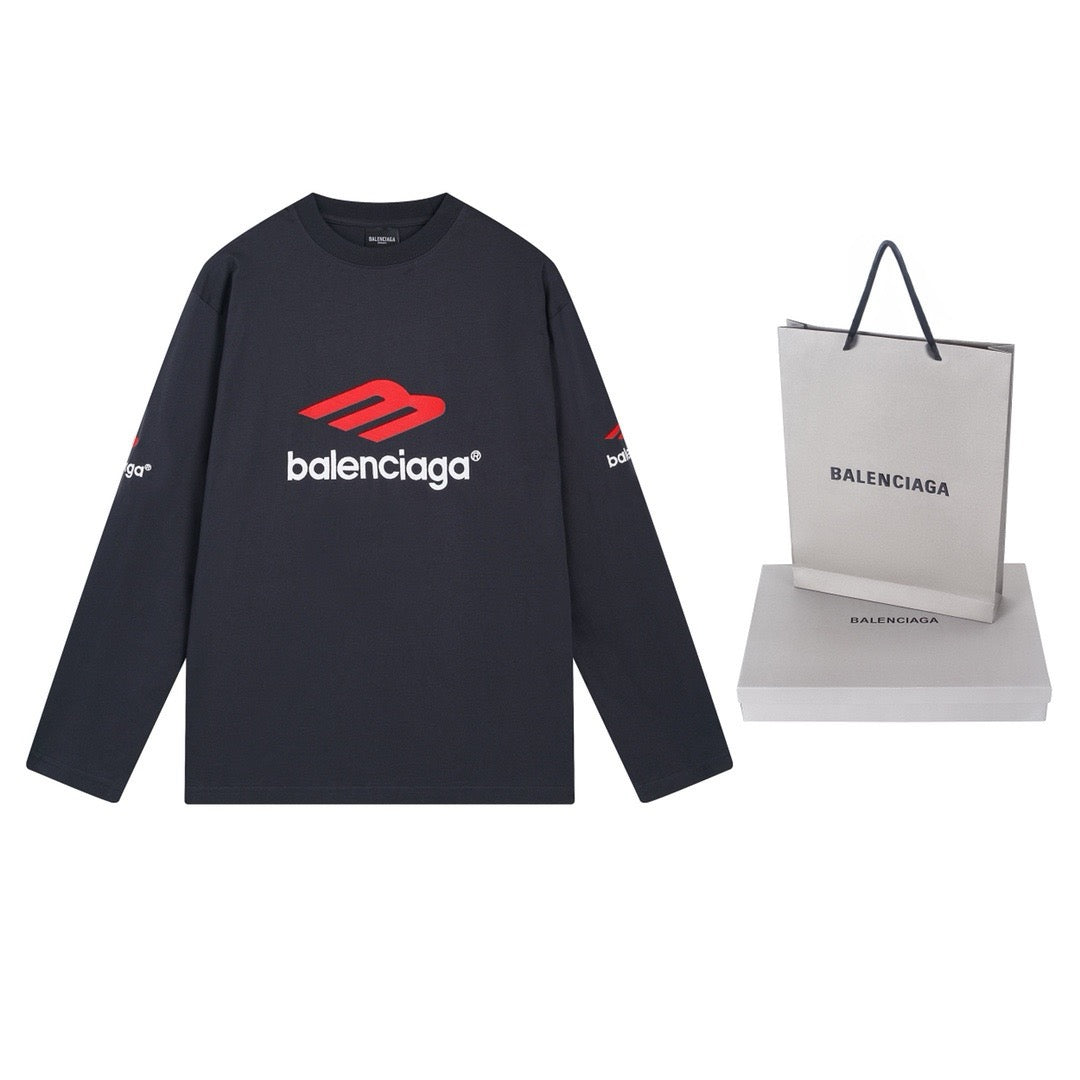Black and White Sweatshirt - Size M - FashionHype.xyz