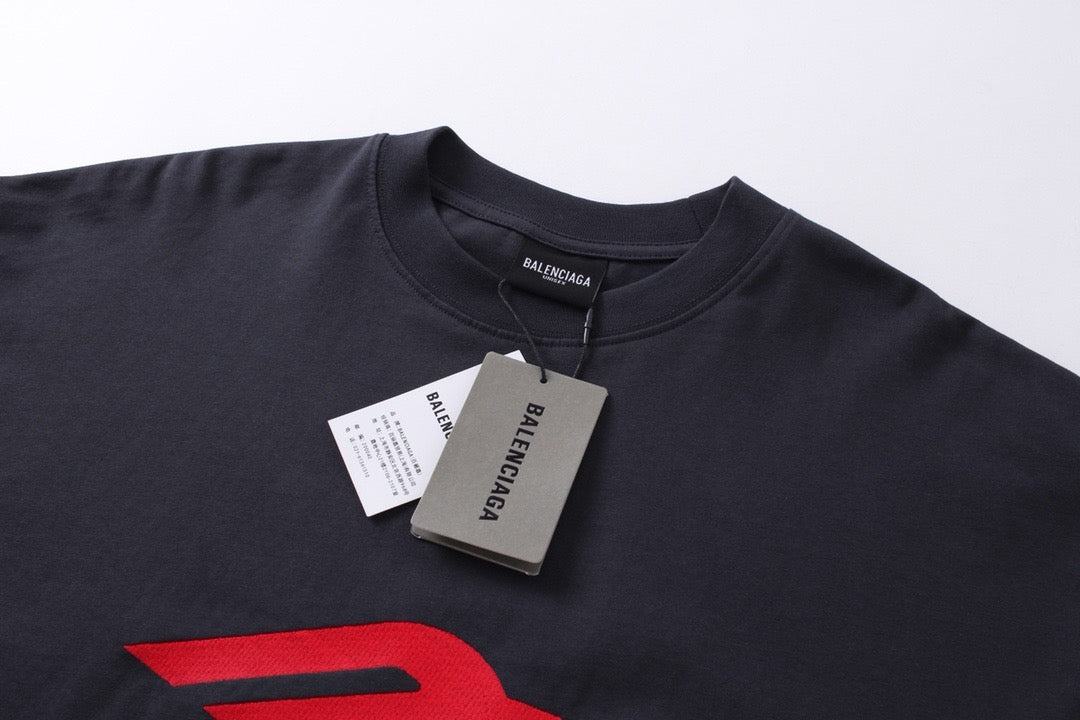 Black and White Sweatshirt - Size M - FashionHype.xyz