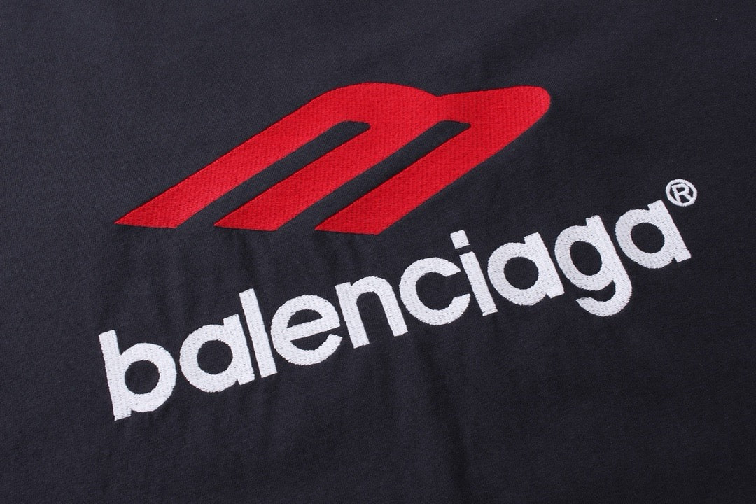 Black and White Sweatshirt - Size M - FashionHype.xyz