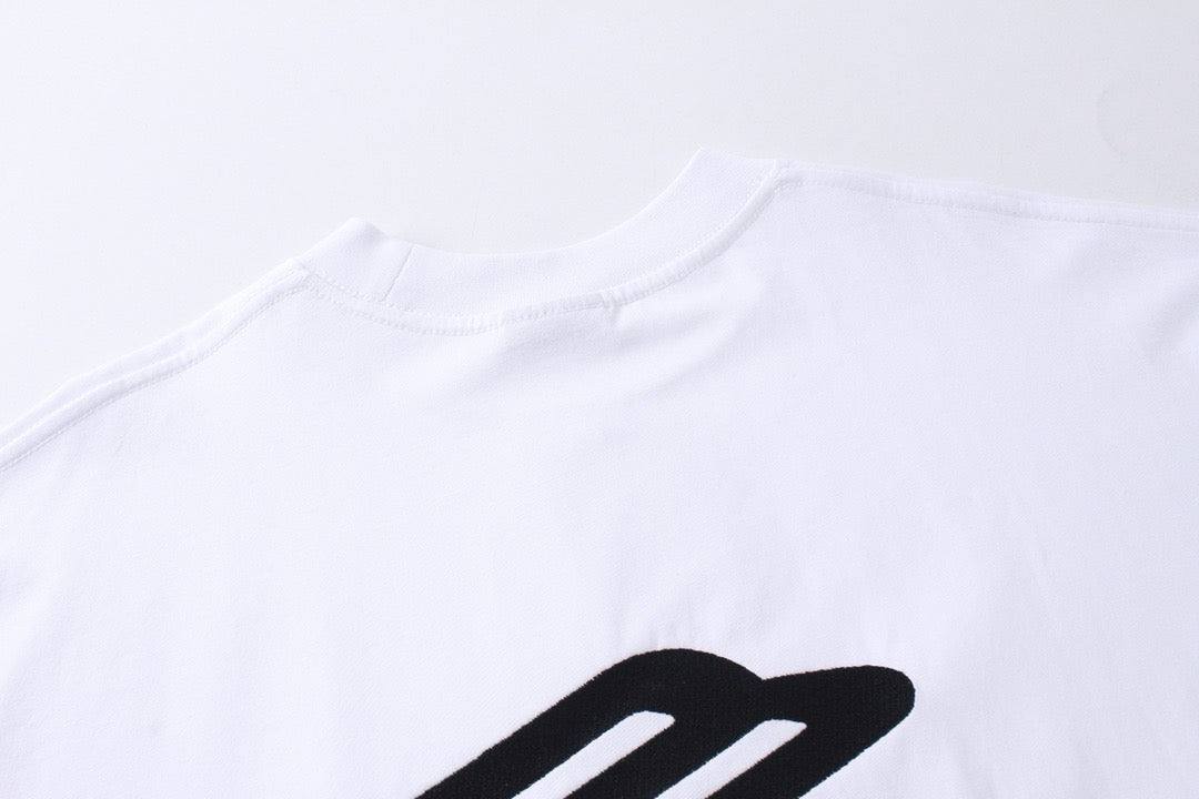 Black and White Sweatshirt - Size M - FashionHype.xyz