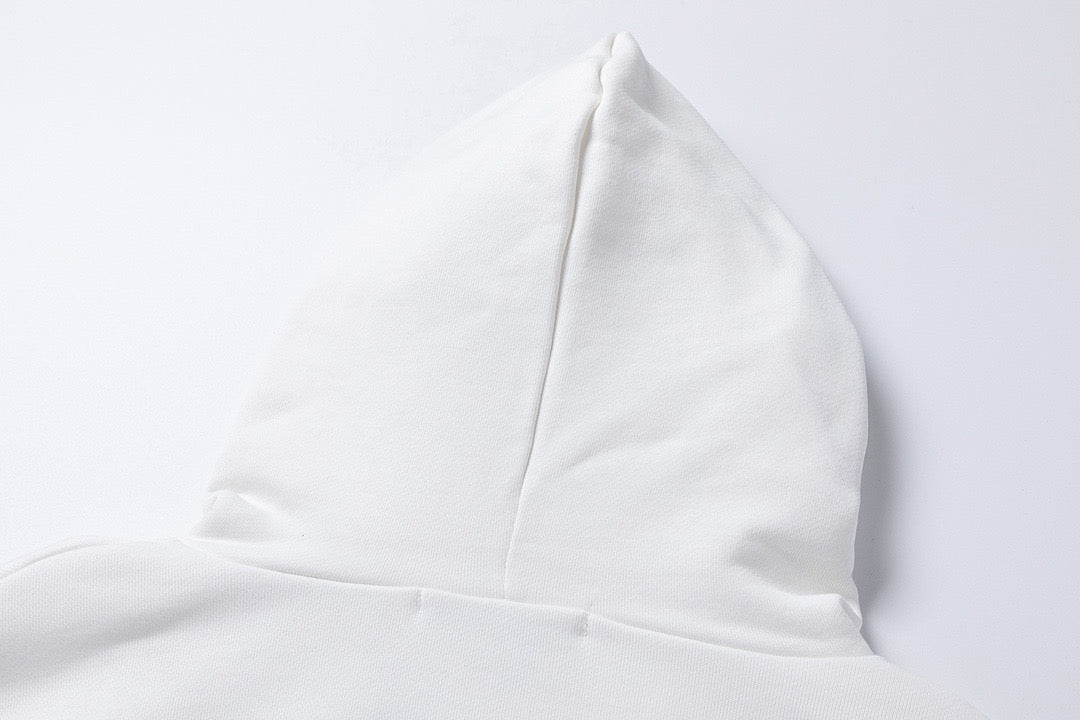 هودي باللونين الأبيض والأسود