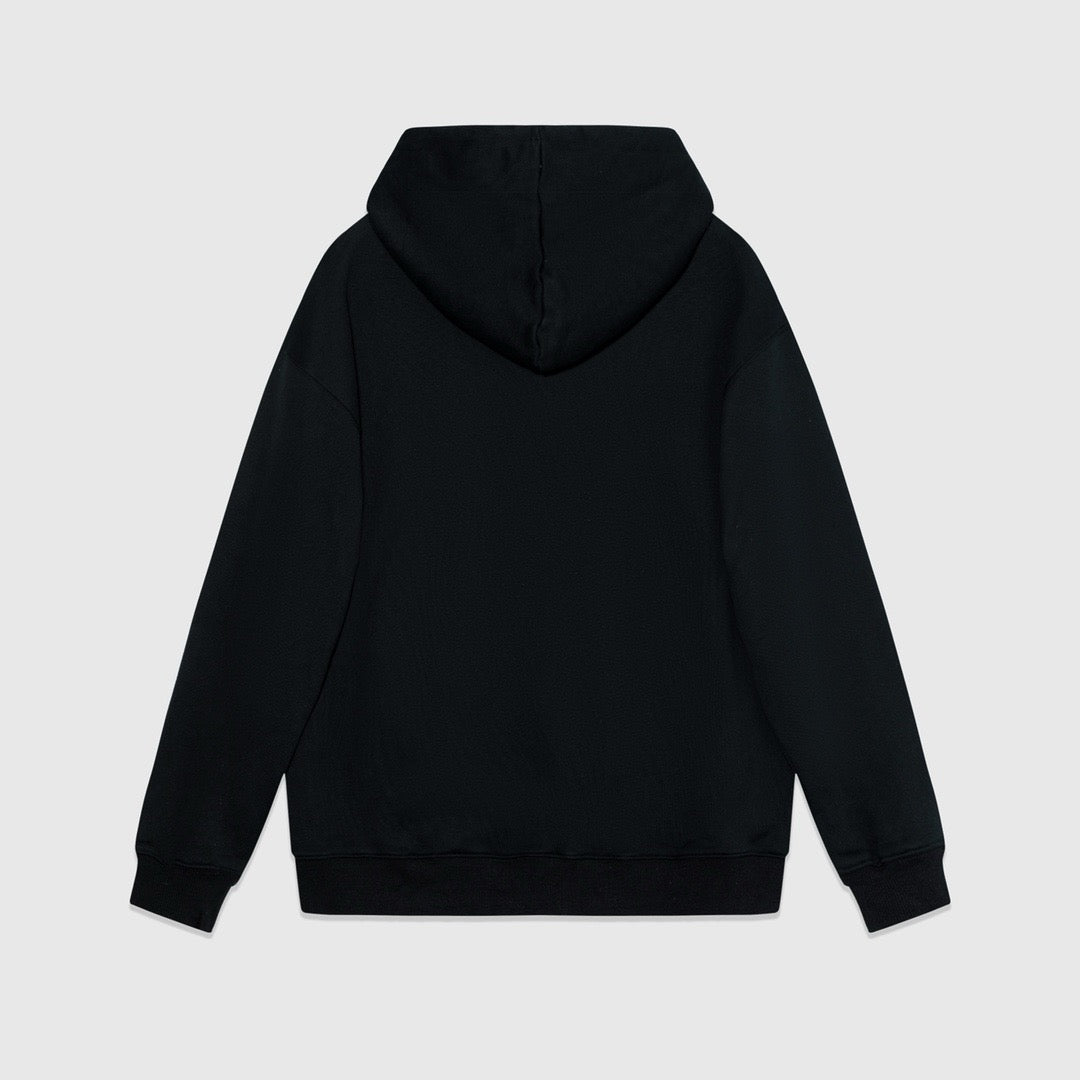 Schwarz-weißer Kapuzenpullover