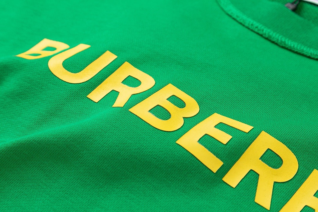 سويت شيرت أخضر وأبيض