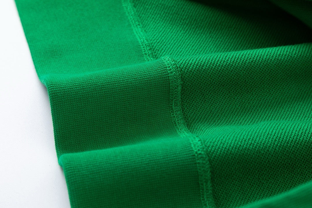 Grün-weißes Sweatshirt