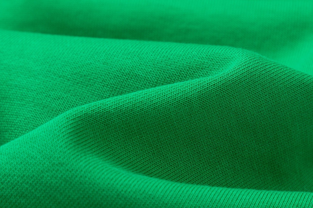 Grün-weißes Sweatshirt