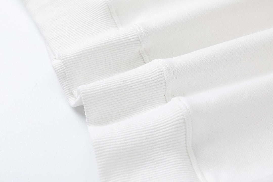 سويت شيرت أخضر وأبيض