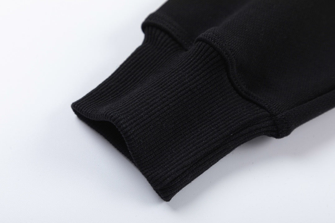 Schwarz-weißes Sweatshirt