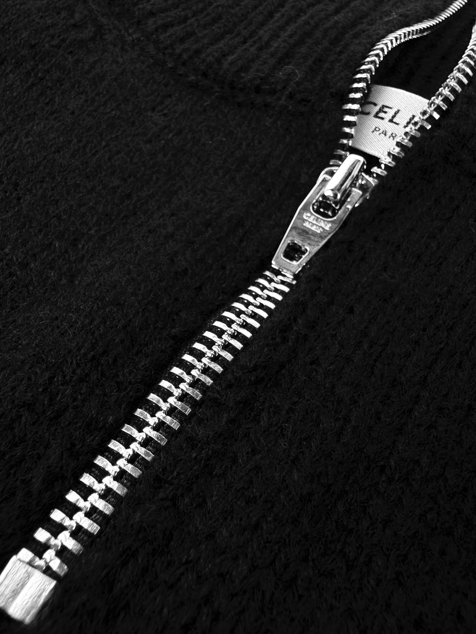 Graues und schwarzes Sweatshirt