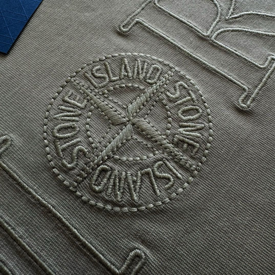 Schwarzes T-Shirt - Größe L