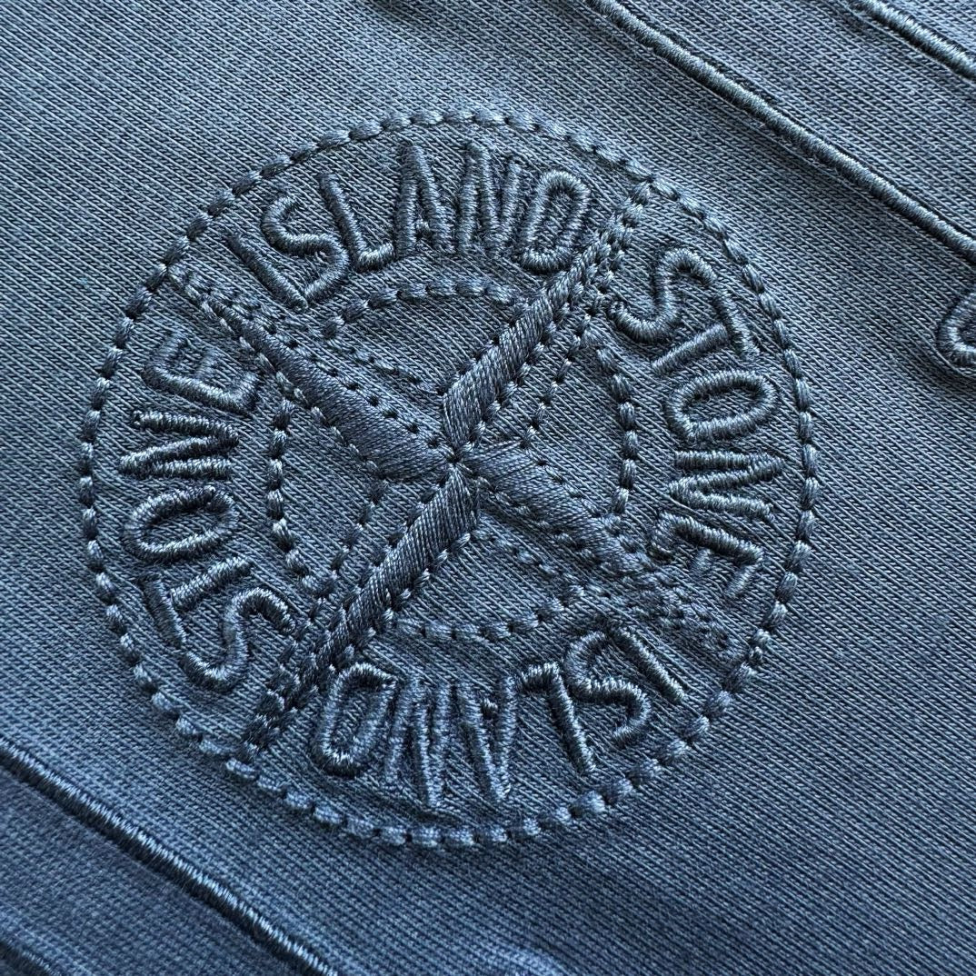 Schwarzes T-Shirt - Größe L