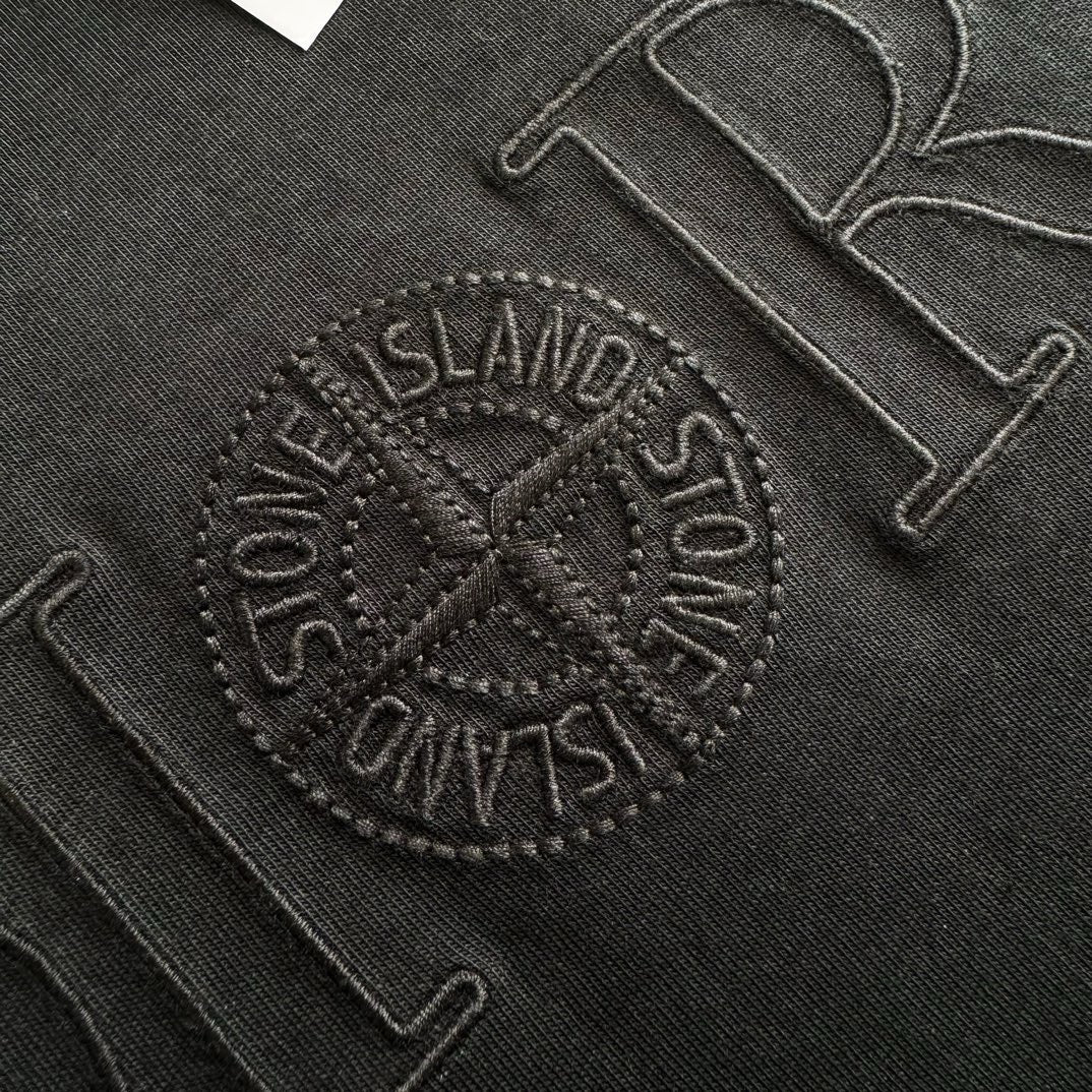 Schwarzes T-Shirt - Größe L