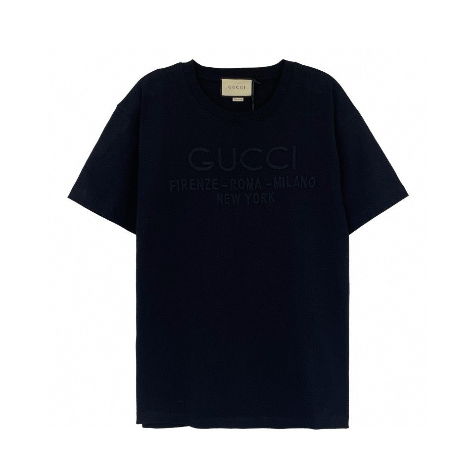 Schwarz-weißes T-Shirt