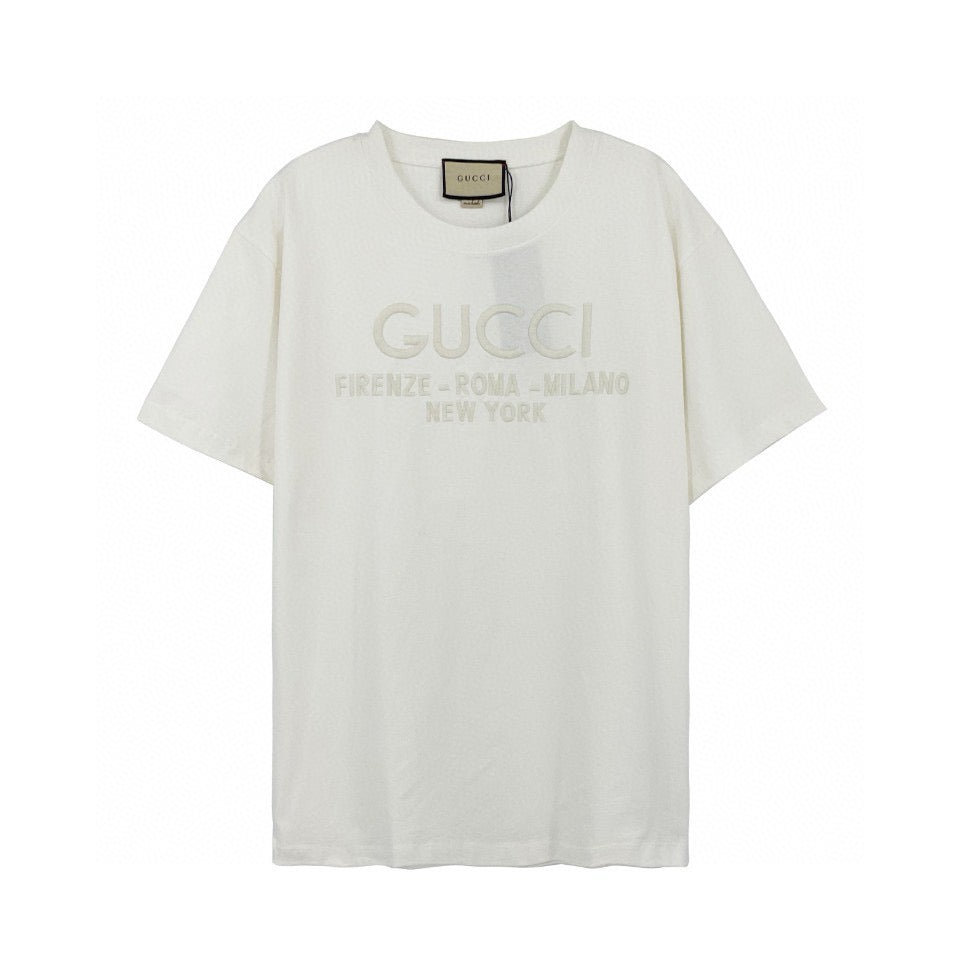 Schwarz-weißes T-Shirt